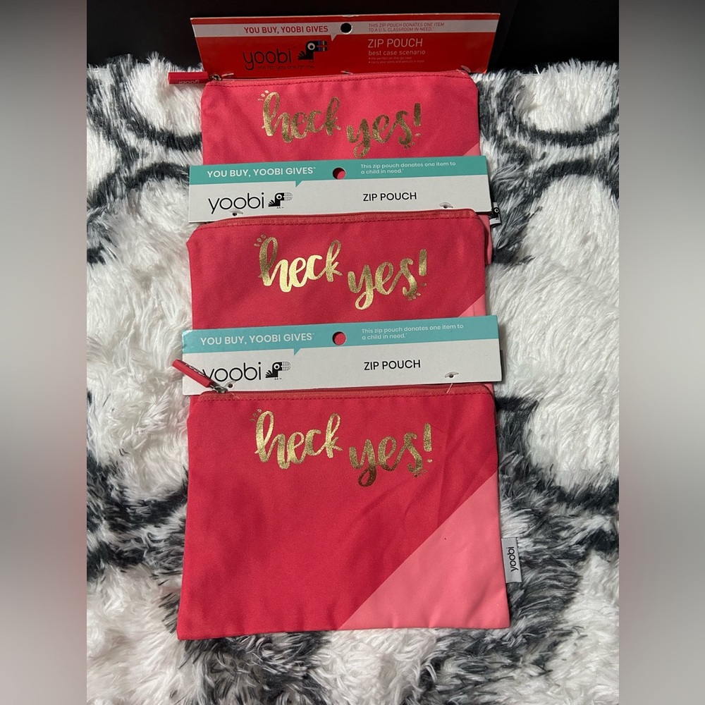 003 LOT: Yoobi zip pouches